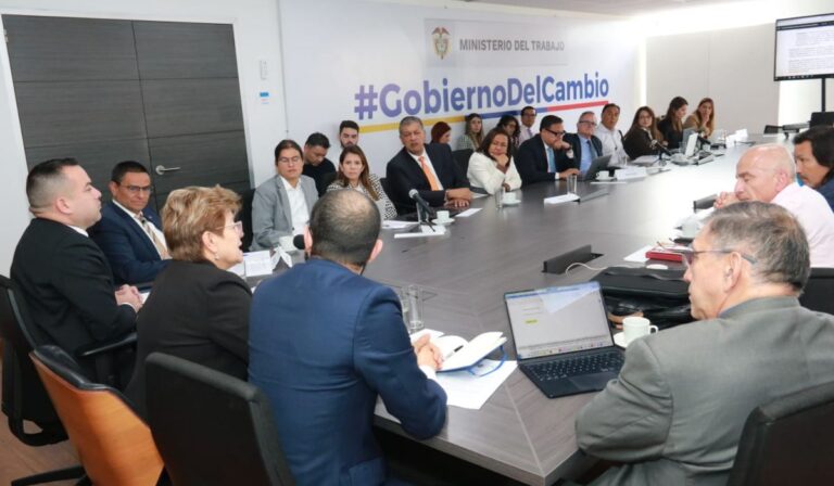 Reforma laboral: estas son las principales propuestas de empresarios y sindicatos en Colombia
