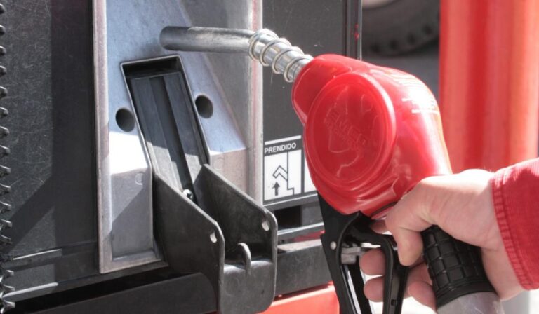 Derrumbe en vía Panamericana: MinEnergía garantizará abastecimiento de combustible en Nariño