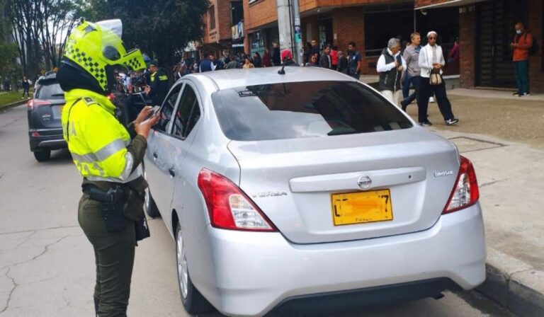 Buscan por ley darles cárcel a quienes conduzcan carro o moto sin pase de en Colombia
