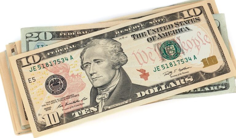 Dólar en Colombia 16 de enero: cierra este lunes a la baja en jornada “Next Day”