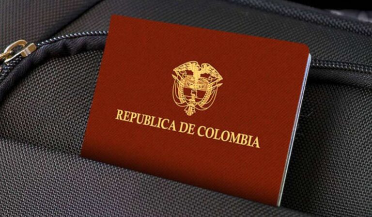 Caos en Bogotá para solicitar el pasaporte antes de nuevo cambio de empresa