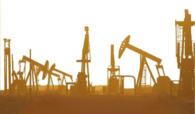 Producción de petróleo en Colombia llegaría a 753.700 barriles promedio día en 2022