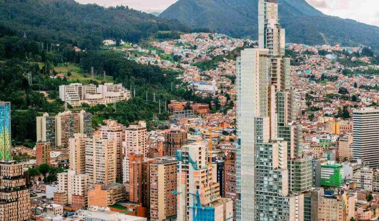 ¿Por qué la economía colombiana creció menos de lo esperado en 2022?