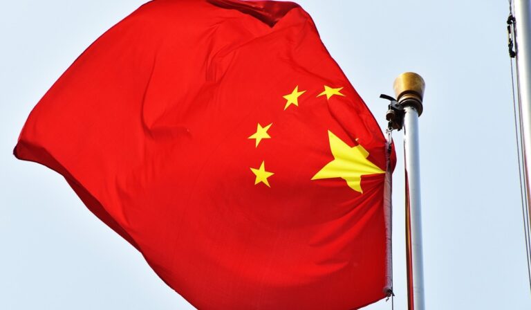 Premercado | Caída del IPC en China sugiere deflación en el gigante asiático; petróleo en máximos desde abril