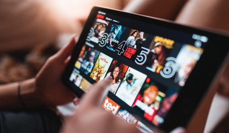 El nuevo impuesto que cobrarán por usar plataformas tipo Netflix y Spotify en Colombia
