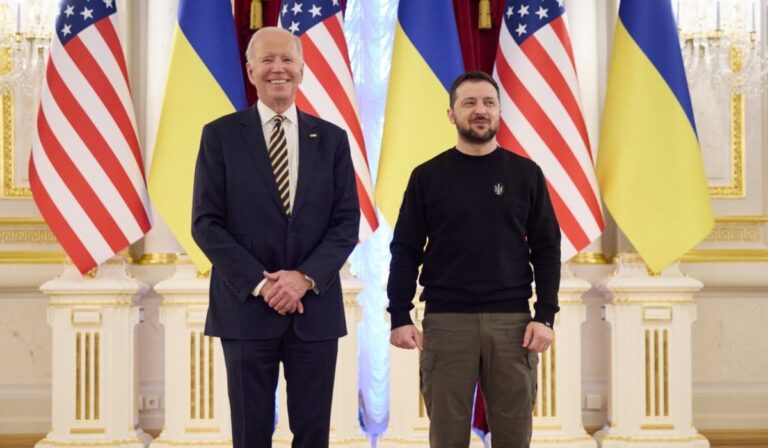Joe Biden sorprendió con visita a Ucrania a un año de invasión de Rusia