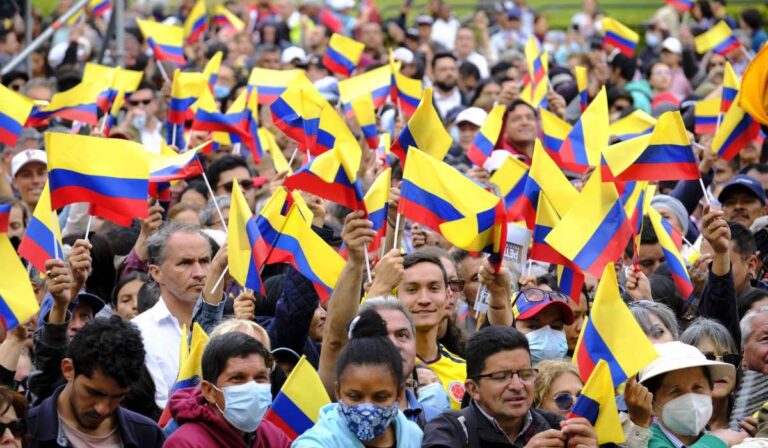 Así está la movilidad en ciudades principales de Colombia por marchas contra gobierno Petro