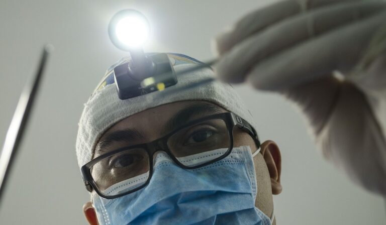 Este sería el proceso de contratación de médicos con reforma a la salud en Colombia