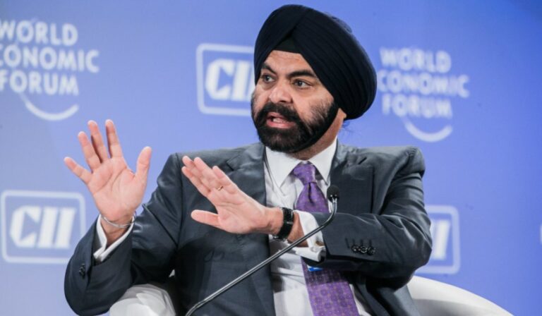 ¿Quién es Ajay Banga? Nominado por Estados Unidos a la presidencia del Banco Mundial