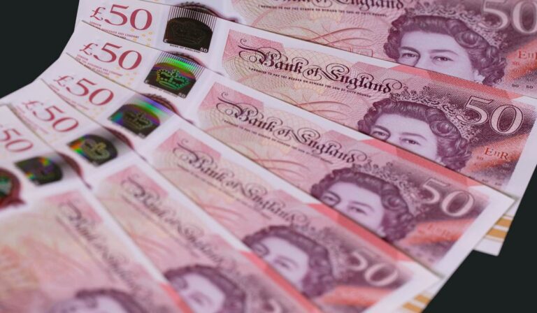Premercado | Banco de Inglaterra sube tasas de interés al 5 % y sorprende al mercado