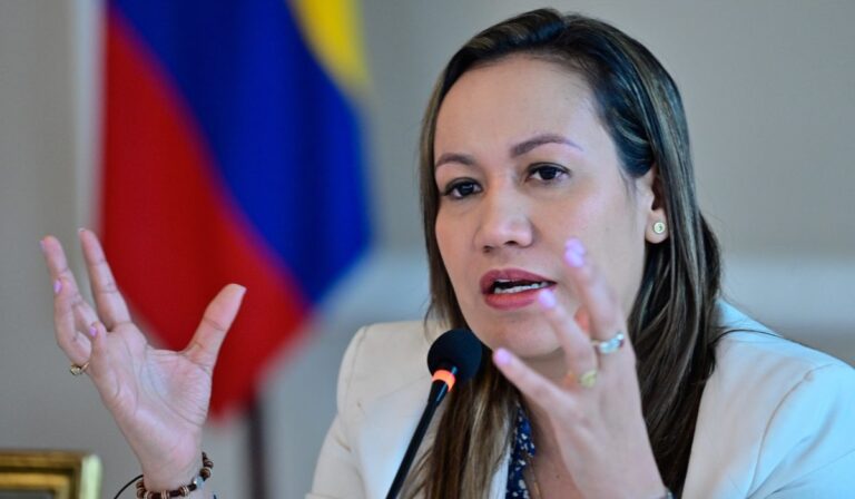 Carolina Corcho responde a carta de Duzán a Gustavo Petro sobre adicción