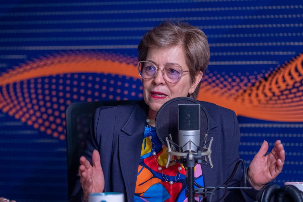 Gloria Inés Ramírez, ministra de Trabajo, lidera la reforma pensional en Colombia