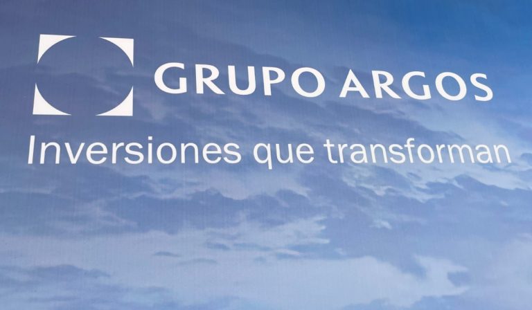 Petro lima asperezas con Grupo Argos por tierras en región de Montes de María