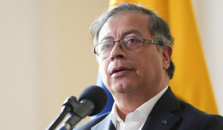 Presidente Gustavo Petro pidió renuncia de todos sus ministros en Colombia