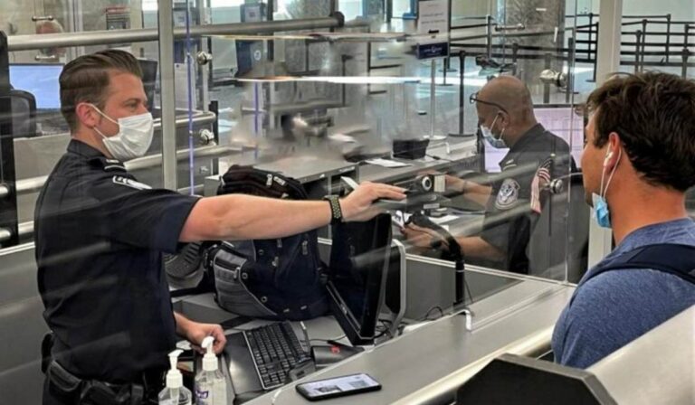 Claves para mantener la calma en inmigración de aeropuertos en Estados Unidos