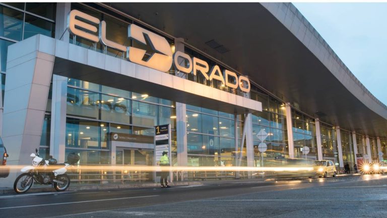 Aeropuerto El Dorado cambia señalización para puertas de embargue