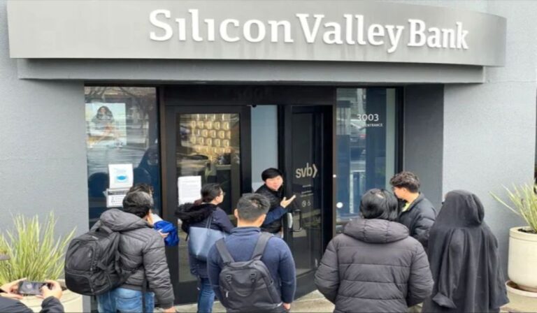 Premercado | Crash del Silicon Valley Bank golpea con fuerza bolsas mundiales: intervención de reguladores no calma