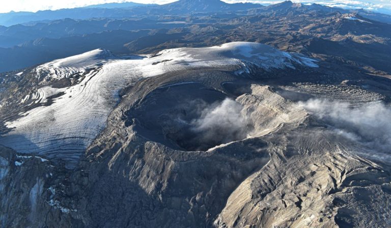 Volcán Nevado del Ruiz está en proceso eruptivo hace 10 años: Servicio Geológico Colombiano
