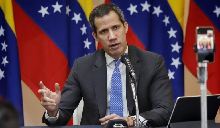 Juan Guaidó ya está en Colombia para Cumbre por Venezuela: pide elecciones libres