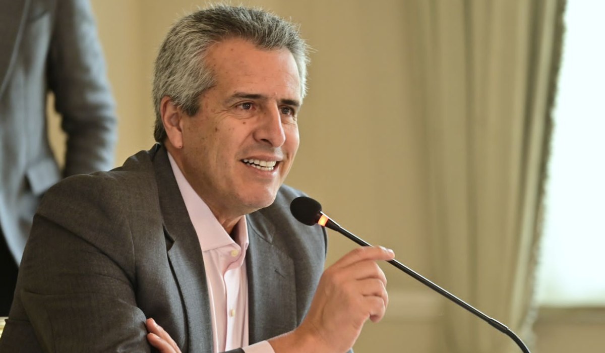 Luis Fernando Velasco, ministro del Interior, en una declaración en Casa de Nariño
