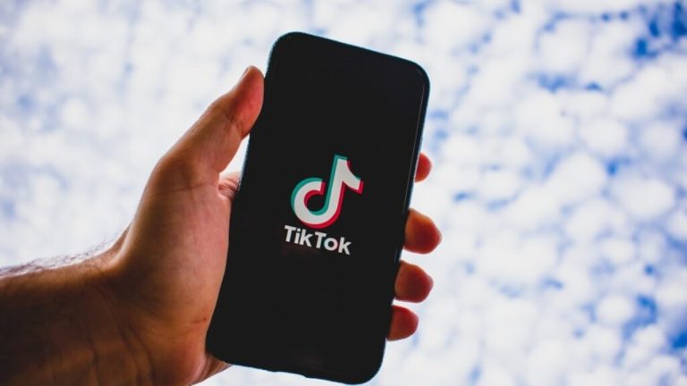 Conviértase en creador de TikTok con la ayuda de Creadores del Mañana y su financiamiento