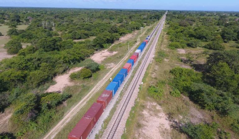 Empresas locales y multinacionales muestran interés en tren de más de 500 km en Colombia