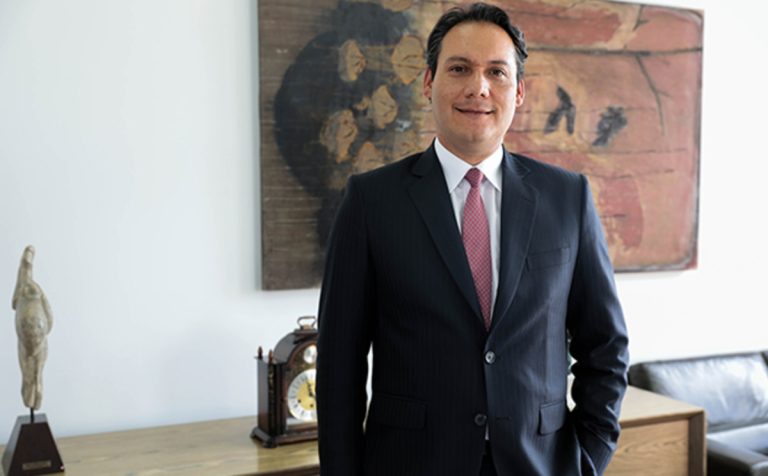 Gonzalo Hernández, viceministro técnico de Hacienda, renuncia a su cargo