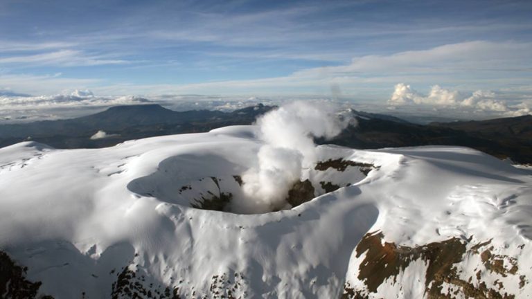 Nevado del Ruiz: se reportaron dos sismos en el área de influencia del volcán