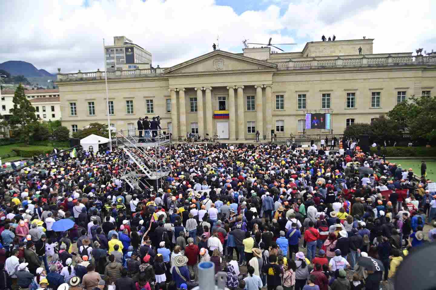 El presidente Gustavo Petro llevó a cabo su segundo discurso desde el balcón.