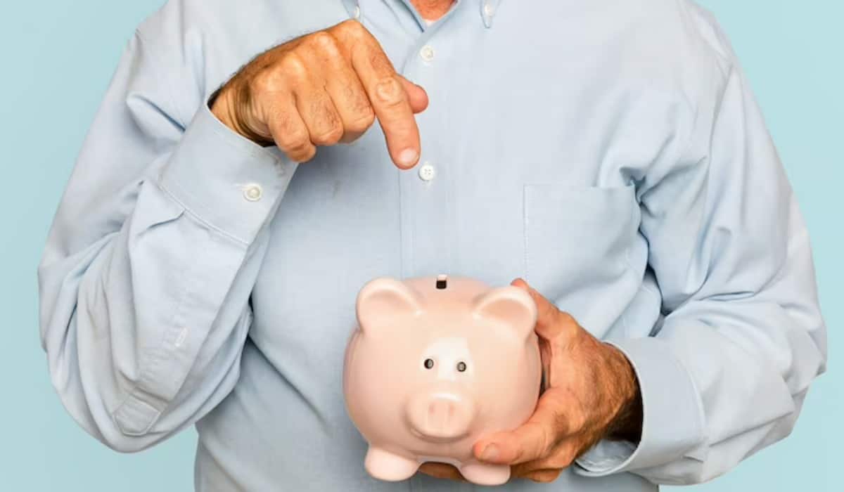 El ahorro se puede destinar a un CDT para que no sea gastado sin ganancias.