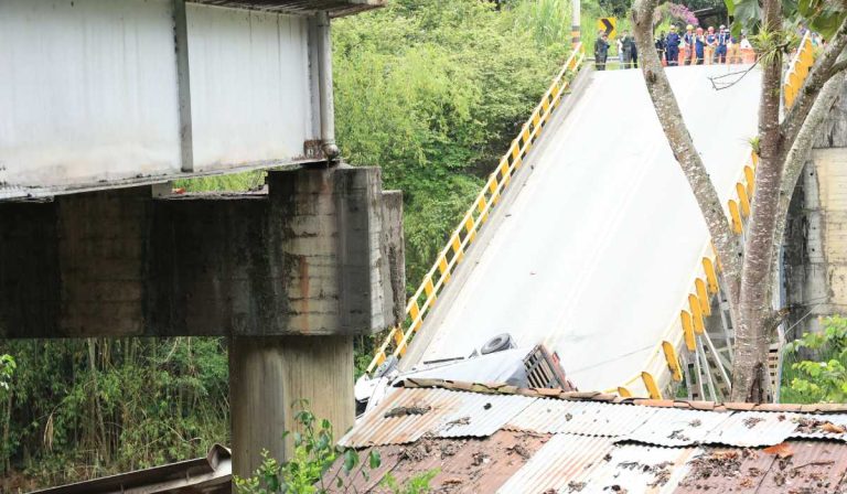 ¿Qué pasará con el puente sobre el río La Vieja, que se cayó hace un mes?
