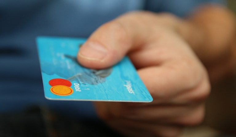 Comprar con crédito puede ser más barato en Colombia: cae la tasa de usura