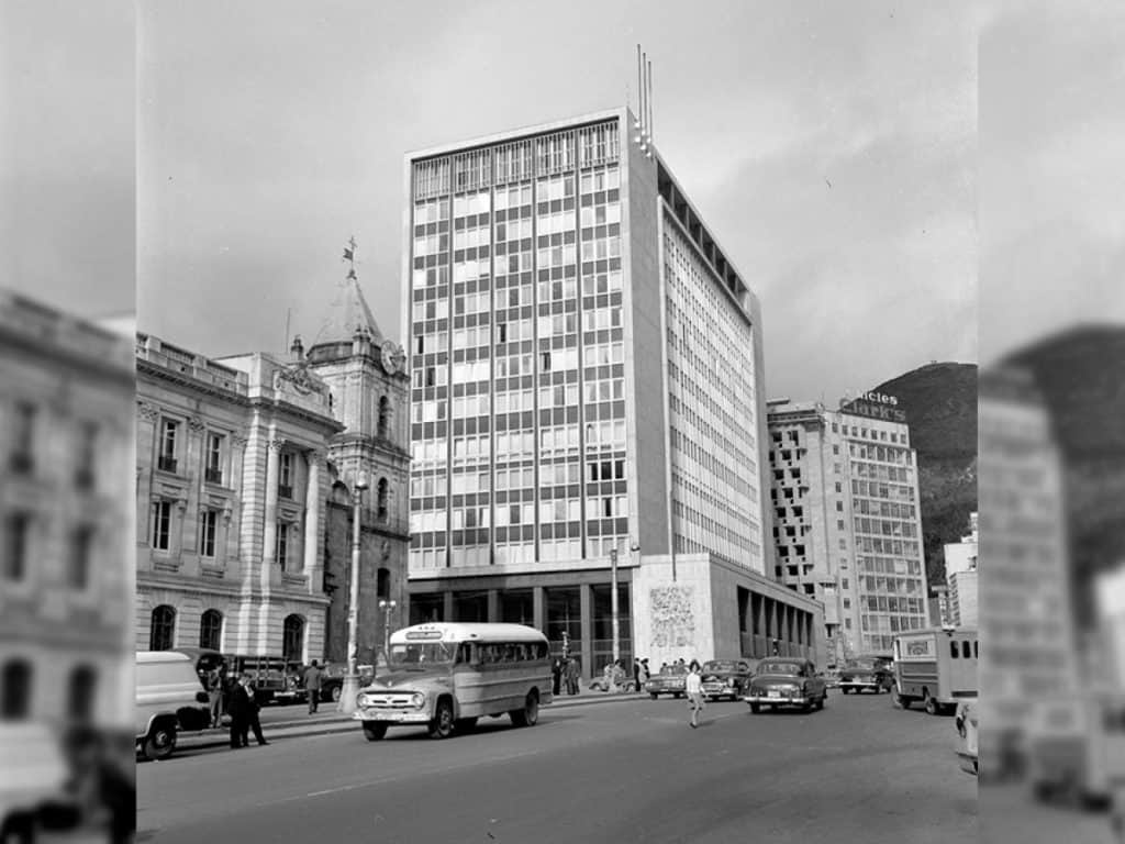 Edificio del Banco de la República en el siglo XX