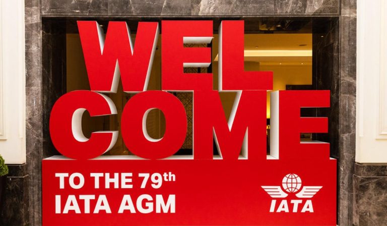 IATA: Viajes en avión crecieron fuerte en abril, pero no logran niveles prepandemia