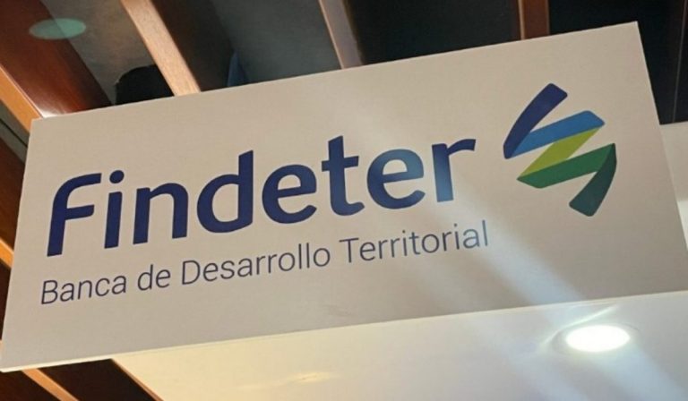 Findeter lanzó salvavidas de $1 billón a electrificadoras en Colombia