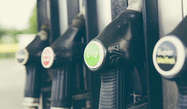 ACP revela caída de consumo de gasolina por aumento de precios, pero destaca ajustes del Gobierno