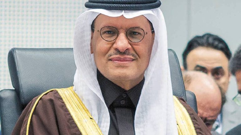 Arabia Saudí recortará producción de petróleo en un millón de barriles diarios