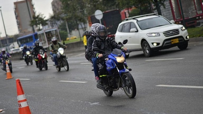 Se levanta la restricción del parrillero hombre en moto en Bogotá