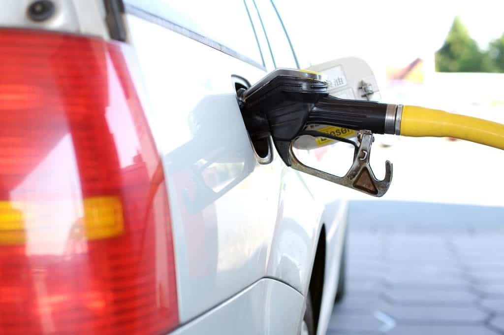 Precio de la gasolina podría seguir aumentando hasta finales del 2023. Foto: Imagen de andreas160578 en Pixabay.