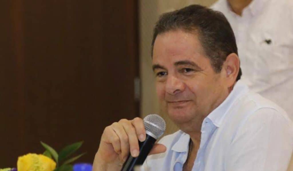 Germán Vargas Lleras en una reunión con el partido Cambio Radical