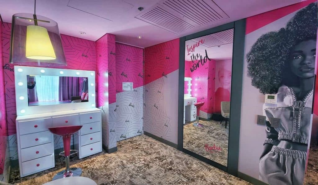 La habitación temática de barbie ha estado en ciudades como Buenos Aires y Ciudad de México. Foto: Hilton Bogotá Corferias. 