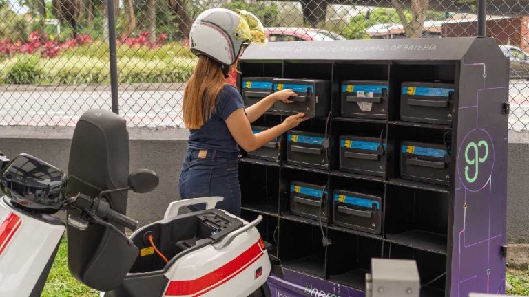 Empresas colombianas crean estaciones de intercambio de baterías eléctricas