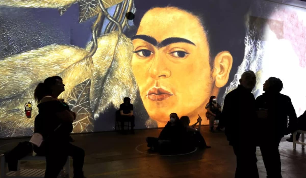 La exposición inmersiva “Vida y obra de Frida Kahlo”