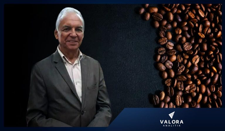 Gobierno Petro asegura que la mitad de los cafeteros en Colombia «no tienen titulación de sus tierras”