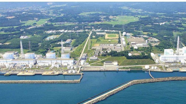 Tras 12 años de accidente nuclear en Fukushima, Japón vierte agua radioactiva al mar: implicaciones ambientales y políticas