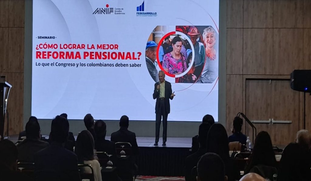 Ricardo Bonilla, ministro de Hacienda habló sobre la reforma pensional
