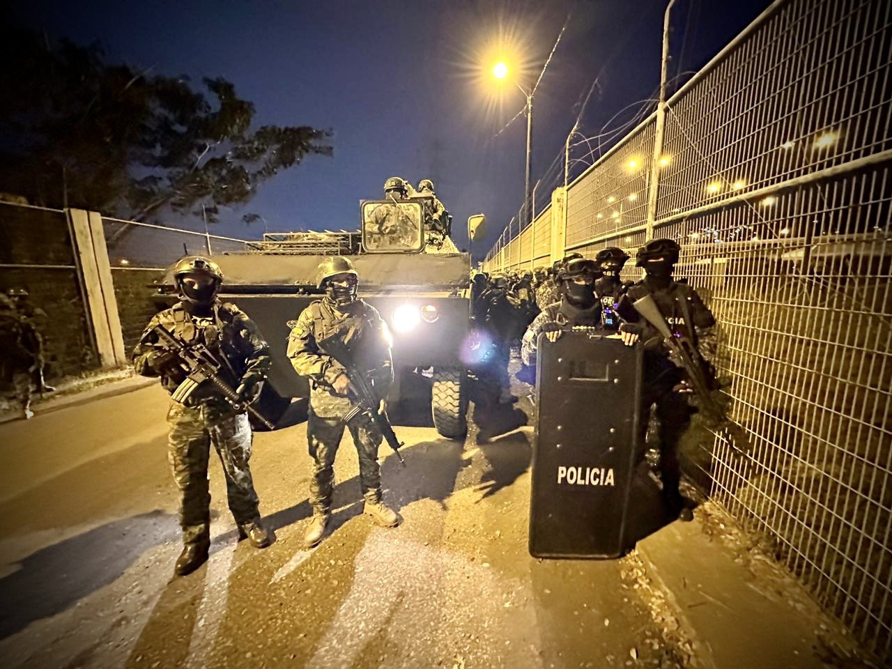 Policias y militares de Ecuador
