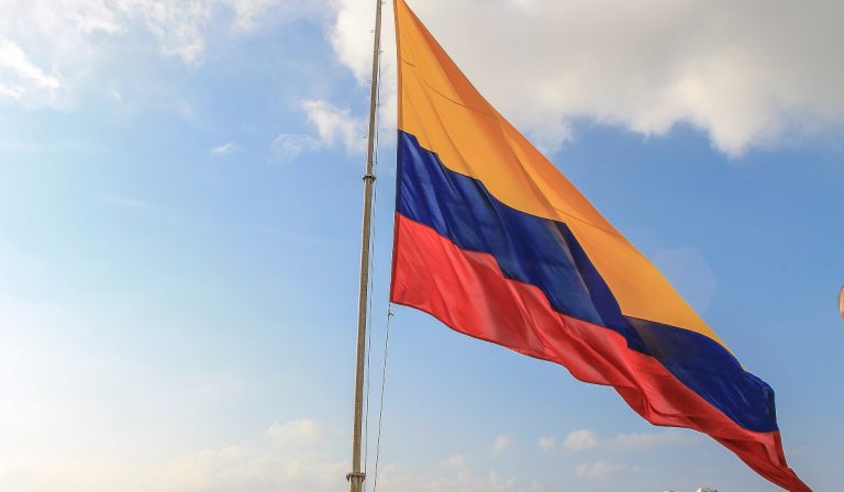 Así están las encuestas por las alcaldías de Colombia en redes sociales