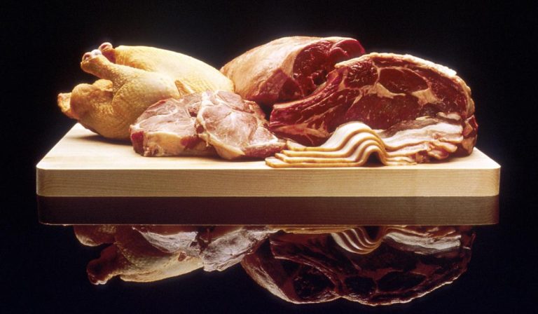 Colombianos gastaron $78 billones en carne, leche y pan en 2023