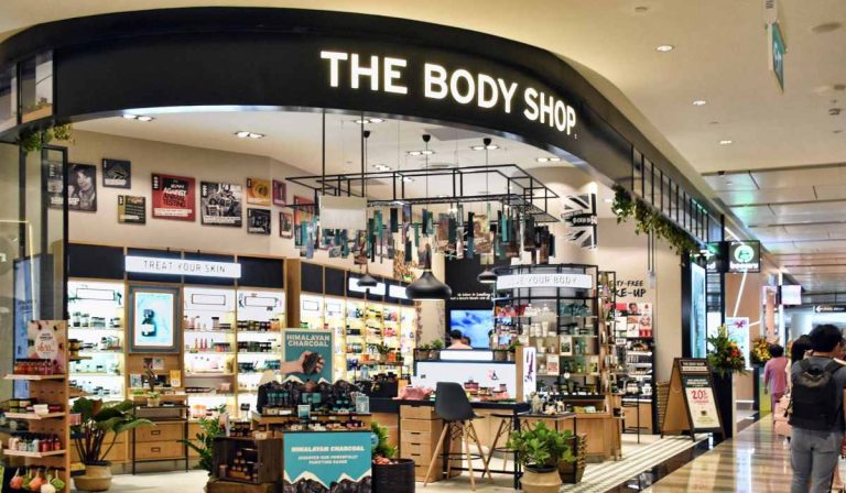 Propietario de Avon y Natura considera venta de The Body Shop; ingresos del grupo crecieron 1,9 %